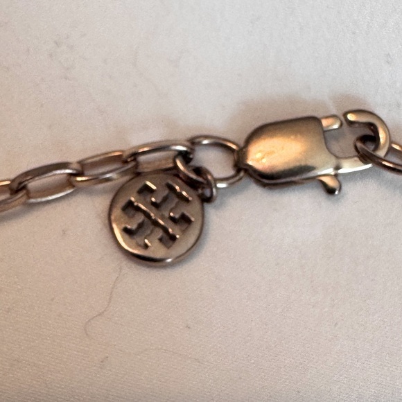 ✨ Tory Burch Rose Gold-Tone Logo Pendant Necklace | Vintage-Inspired Statement - Picture 13 of 16
